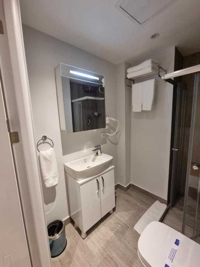 10M2 Hotel อิสตันบูล ภายนอก รูปภาพ